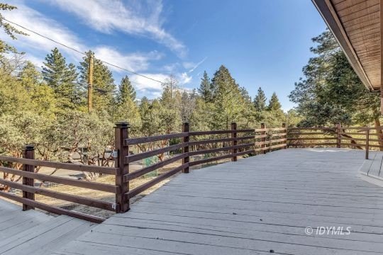 This lovely home is only 5 minutes away from the center of town - photo 6