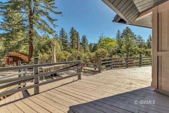 This lovely home is only 5 minutes away from the center of town - photo 8