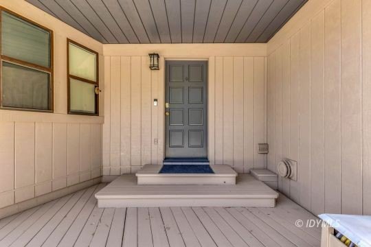 This lovely home is only 5 minutes away from the center of town - photo 9