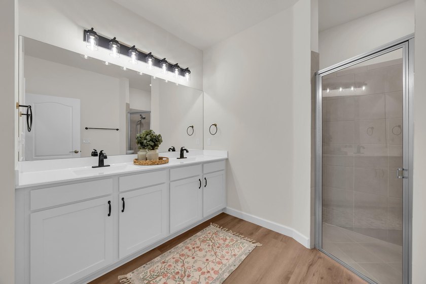 Welcome to this beautifully maintained 3-bedroom, 2-bath CBS - photo 19