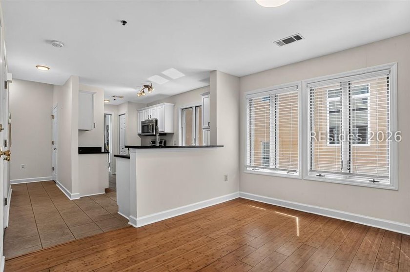 Looking for a spacious townhome in the heart of Old Town - photo 4