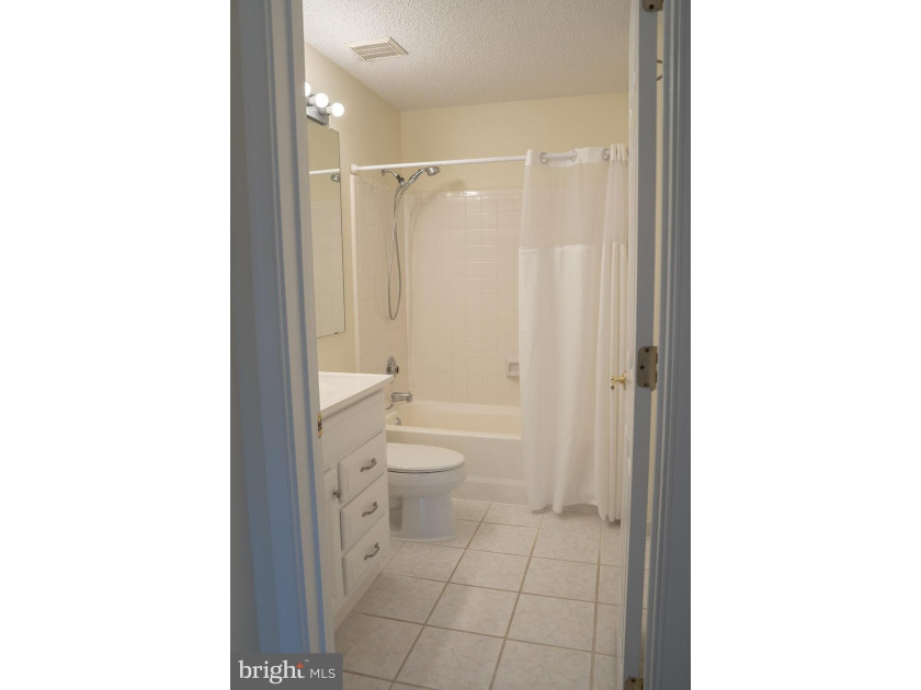 This beautiful condo is nestled in the heart of Fairfax - photo 22