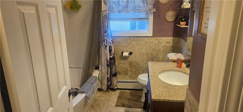 Sharp, renovated 3 bedroom ranch located in a great area which - photo 10