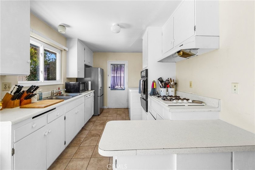 Exceptional Value in Huntington Beach - Priced to sell !!! - photo 12