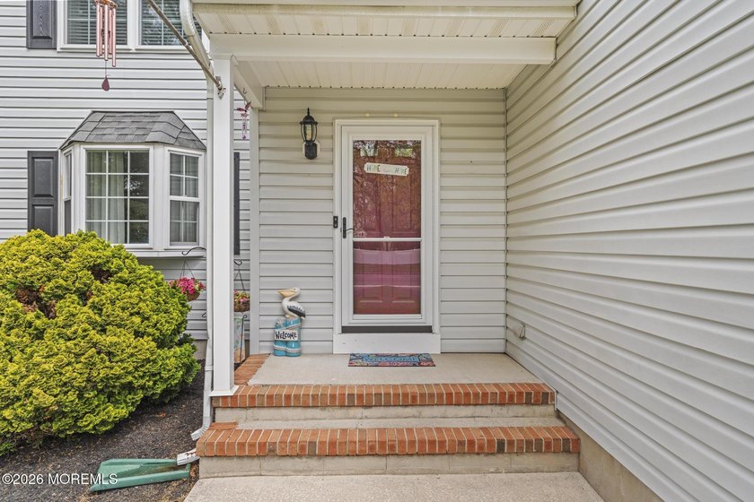 Stunning Colonial set on a beautifully landscaped property with - photo 4