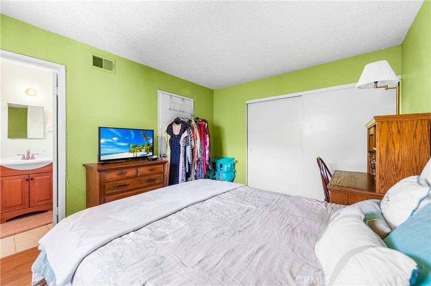 Exceptional Value in Huntington Beach - Priced to sell !!! - photo 32