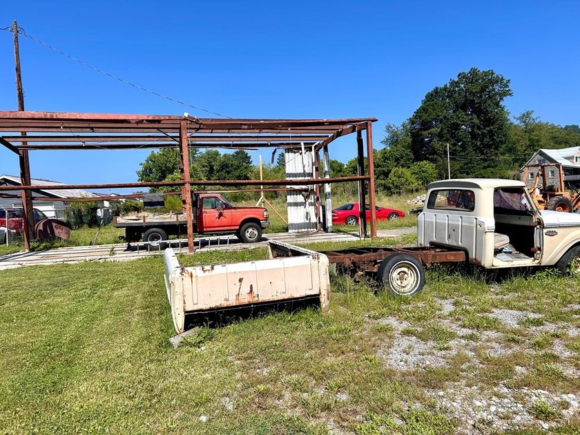 Position your business for success with this versatile 1.02-acre - photo 6