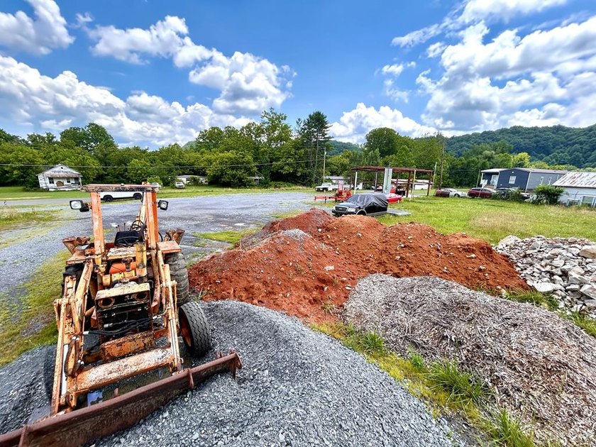 Position your business for success with this versatile 1.02-acre - photo 10