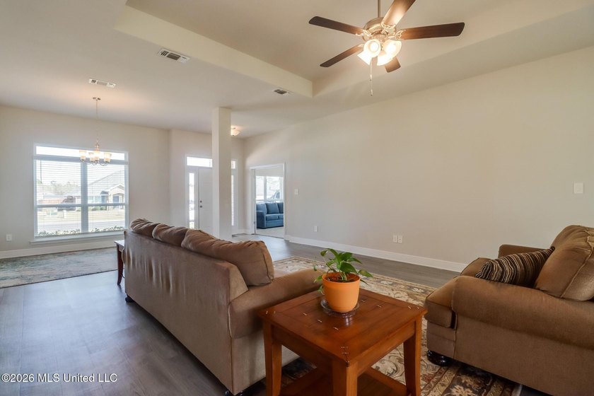 Located in North Swan Estates, this beautifully maintained - photo 13