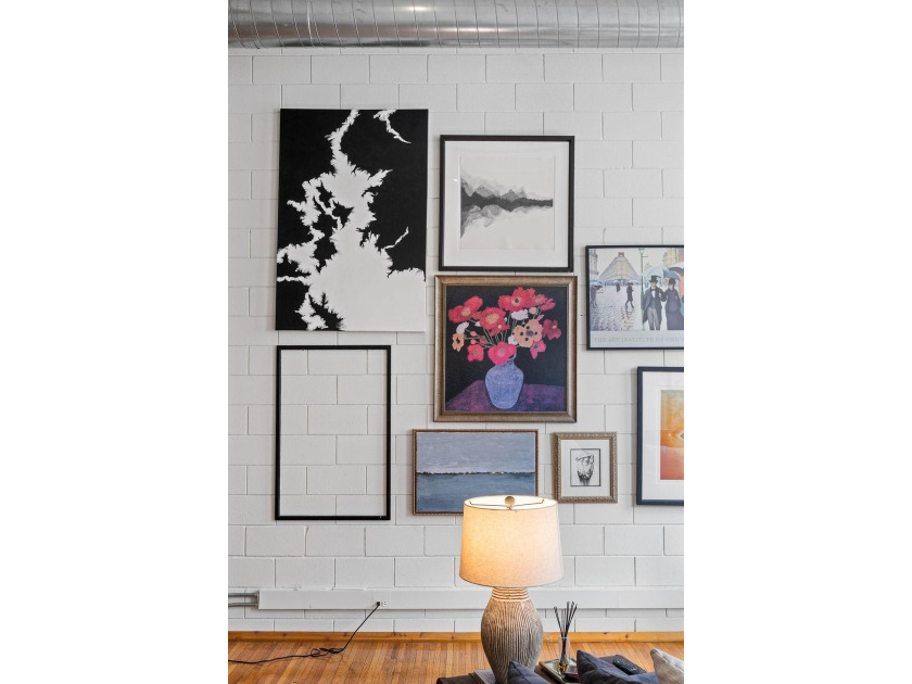 This unique true loft offers a flexible - photo 13