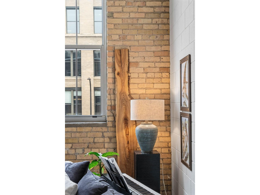 This unique true loft offers a flexible - photo 14
