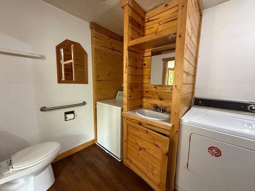 Perfect start to Country Living! If you are looking for a - photo 17