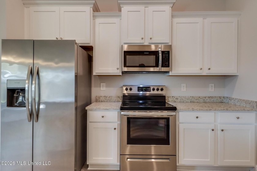 Located in North Swan Estates, this beautifully maintained - photo 18