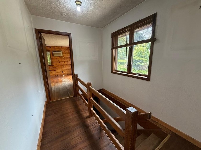 Perfect start to Country Living! If you are looking for a - photo 18