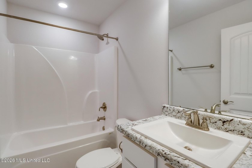 Located in North Swan Estates, this beautifully maintained - photo 34