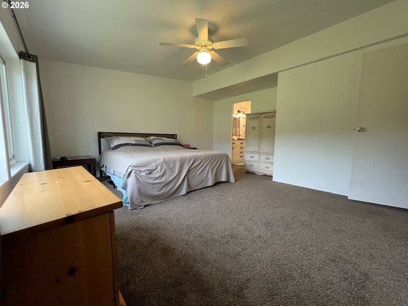 Most secluded for a mobile home park setting, a corner lot of a - photo 7