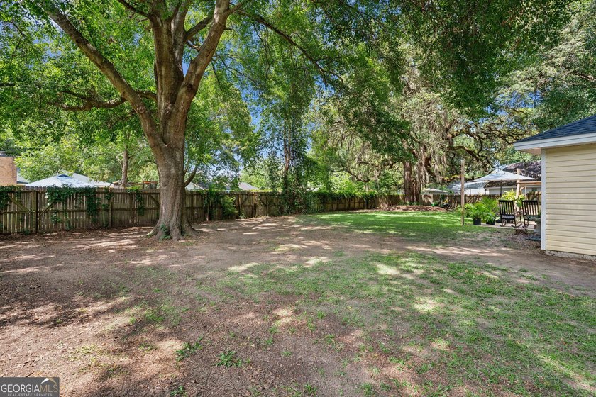 Welcome home to this charming 3-bedroom, 2-bath cottage-style - photo 25