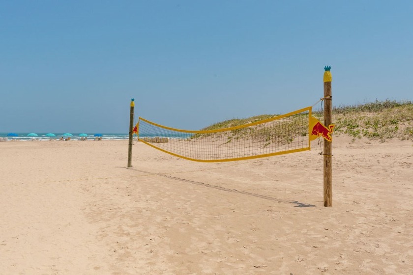 Welcome to your dream beachfront escape! This stunning unit - photo 30