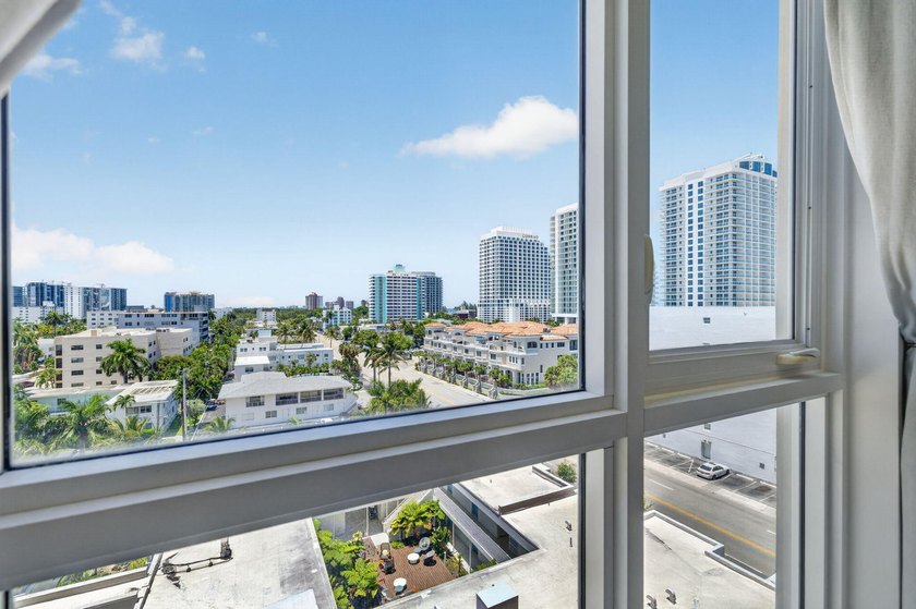 Turnkey coastal living awaits in this beautifully furnished - photo 14
