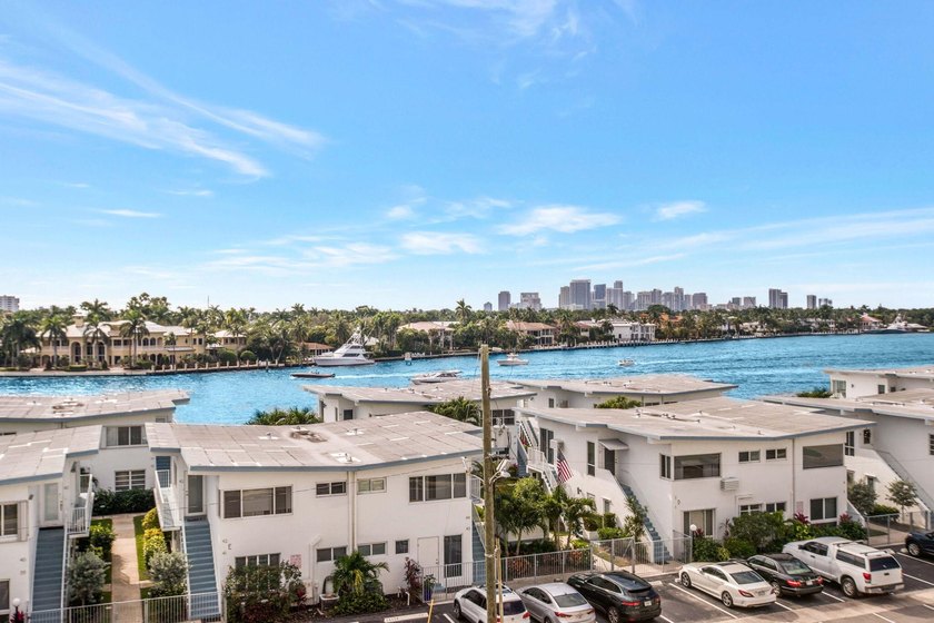 Turnkey coastal living awaits in this beautifully furnished - photo 29