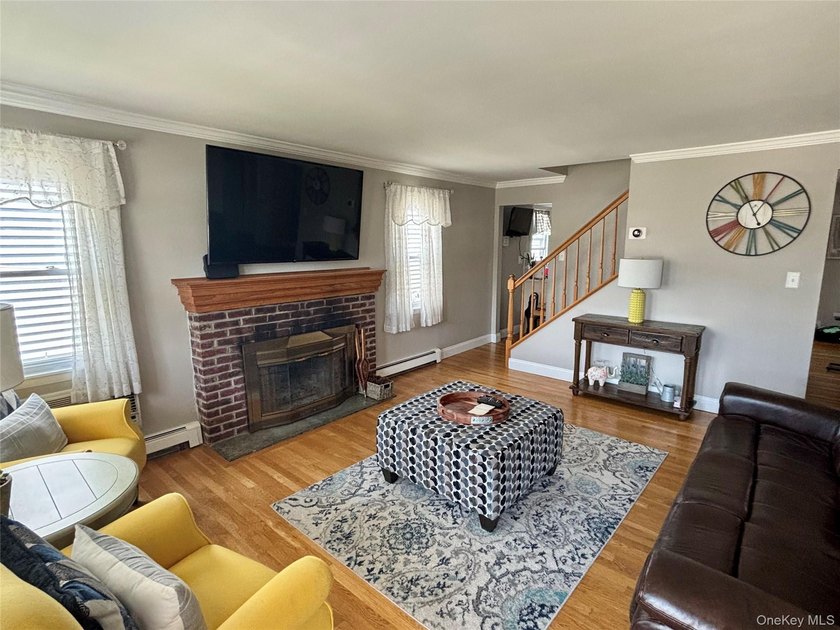 Welcome to this beautifully maintained and thoughtfully updated - photo 4