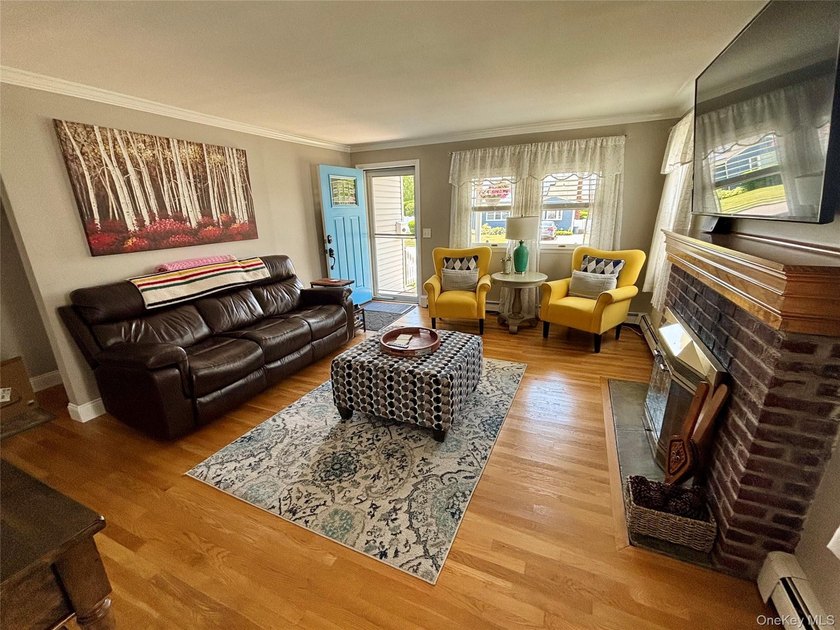 Welcome to this beautifully maintained and thoughtfully updated - photo 6