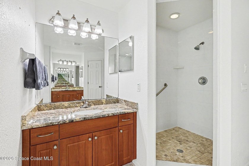 Welcome to this beautifully maintained 4-bdrm, 3-bath home - photo 17