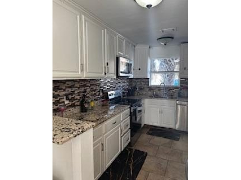 Live in the heart of Destin, less than a mile to the Destin - photo 11