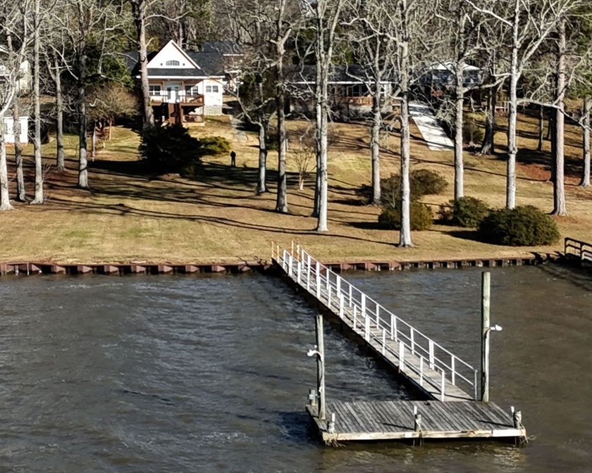 Welcome to your perfect waterfront retreat on beautiful Lake - photo 12