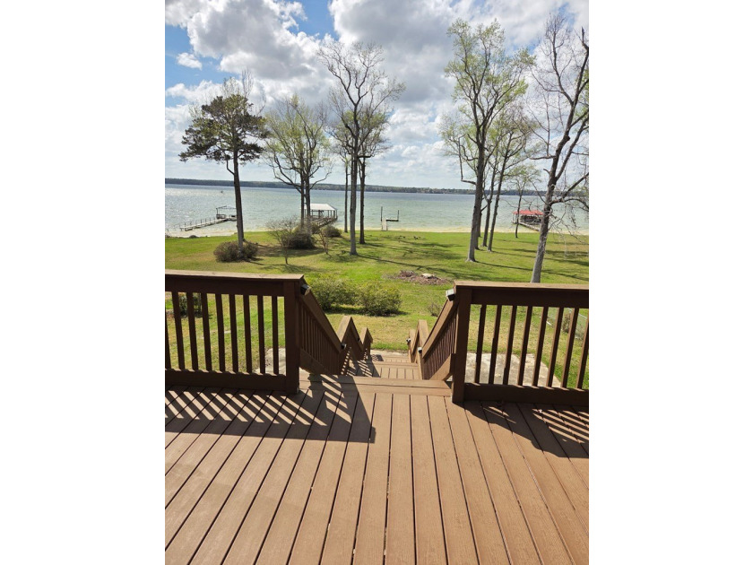Welcome to your perfect waterfront retreat on beautiful Lake - photo 14