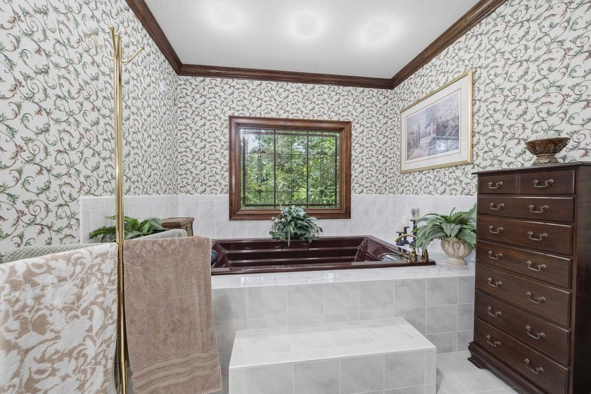 Nestled behind a private gated entrance on 2.65 fee simple acres - photo 29