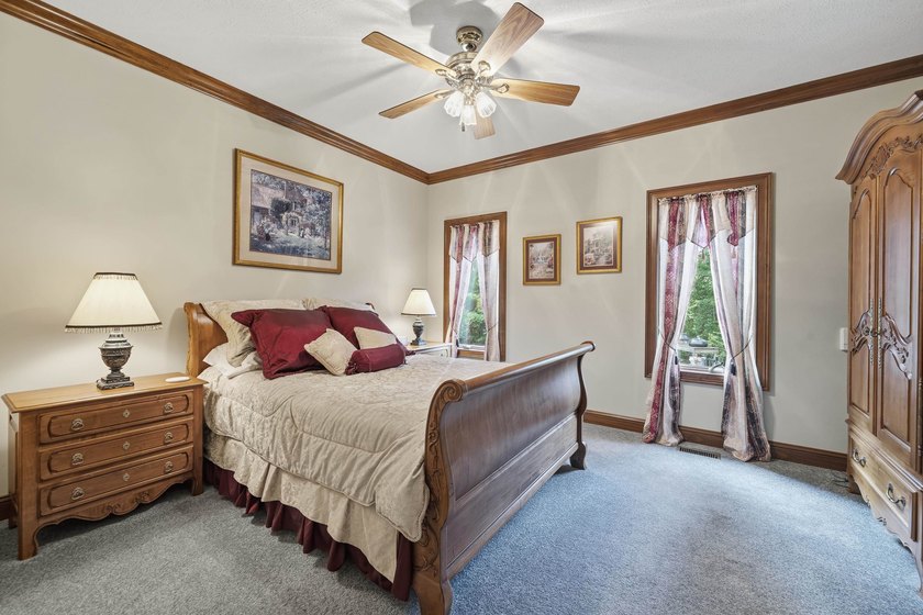 Nestled behind a private gated entrance on 2.65 fee simple acres - photo 35