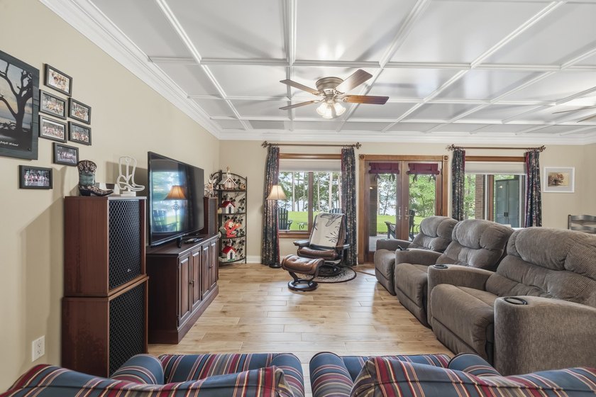 Nestled behind a private gated entrance on 2.65 fee simple acres - photo 38
