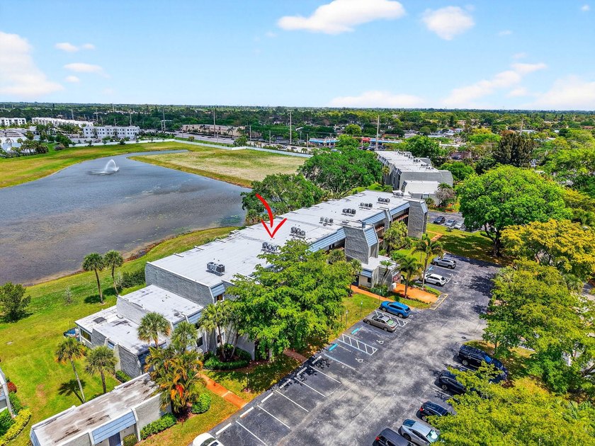 Spacious, beautifully updated and renovated 3-bed, 2-bath condo - photo 43