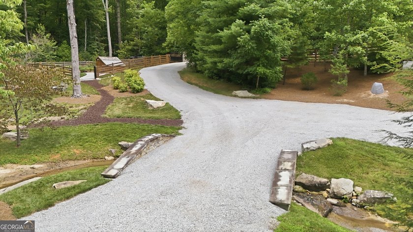 Bordering protected U.S. Forest Land in the heart of the Blue - photo 4