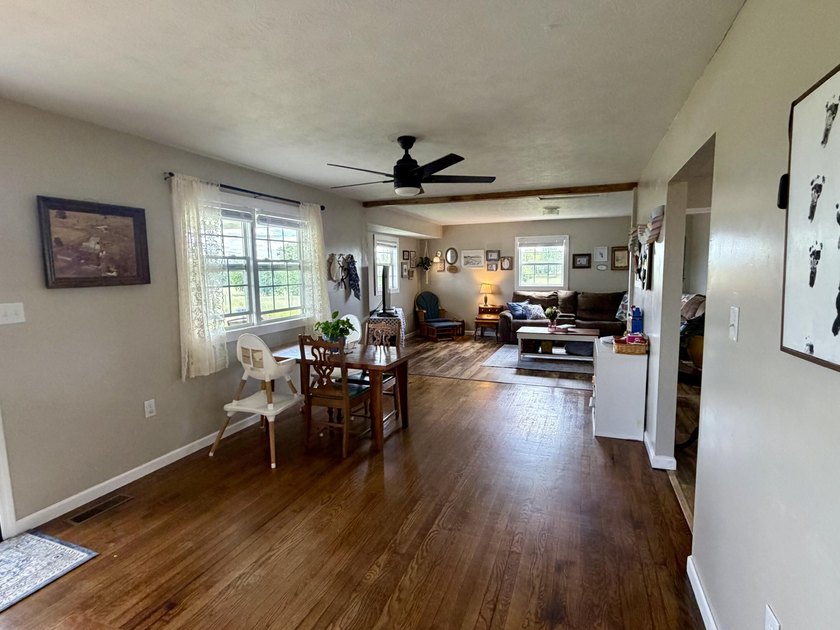 Priced to sell &amp; Seller offering 5K towards closing cost!!! - photo 6
