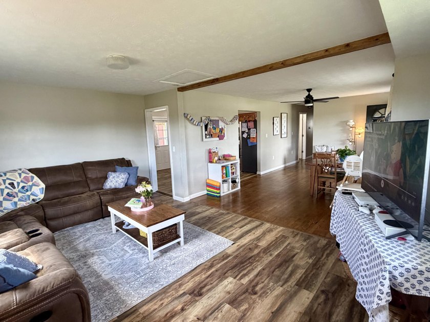 Priced to sell &amp; Seller offering 5K towards closing cost!!! - photo 9