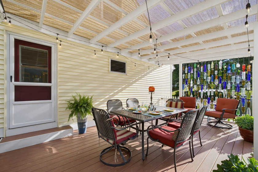 Waterfront Lake Living - photo 8