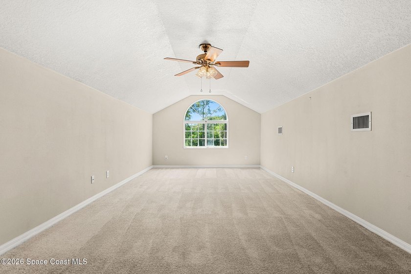 How does a 3bed, 2bath, 3 car garage with a bonus room and 21K - photo 24