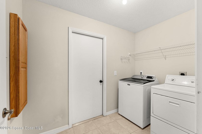 How does a 3bed, 2bath, 3 car garage with a bonus room and 21K - photo 26