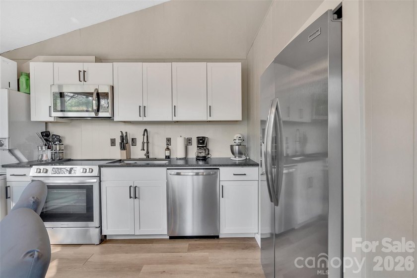 Welcome to 109 Beechwood Lane in Beech Mountain, NC - your ideal - photo 31