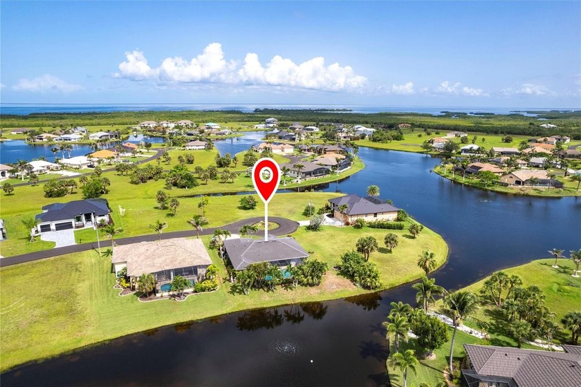 Huge price reduction! LAKEFRONT POOL HOME! Don't miss this - photo 3
