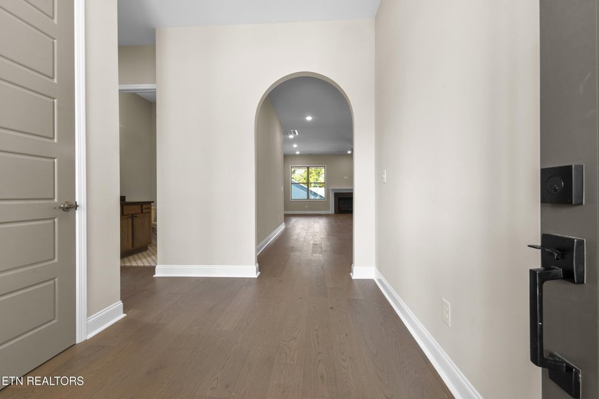 MOVE IN READY! Located in Farmstead -just minutes from the lake - photo 12