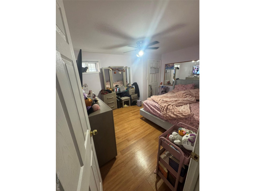 2 FAMILY HI RANCH, HARDWOOD FLOORS, 3 BEDROOMS OVER 3 BEDROOMS - photo 12