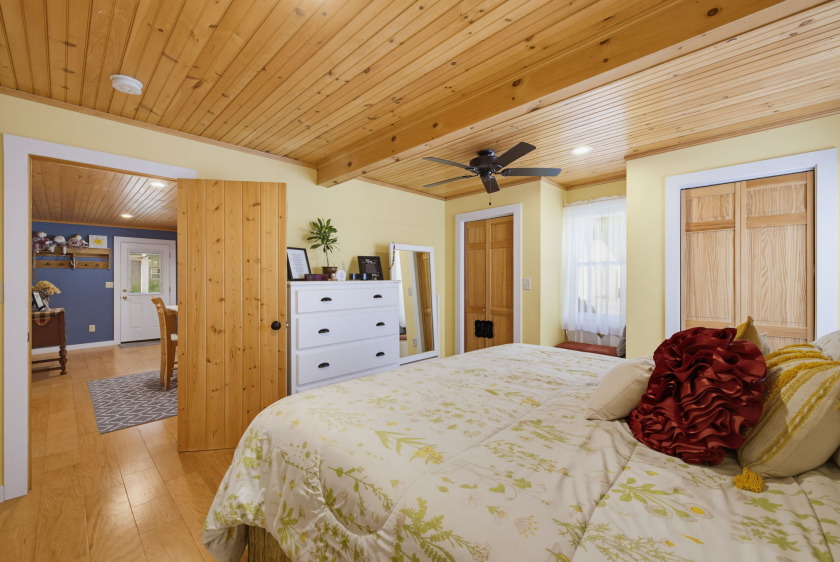 Waterfront Lake Living - photo 21
