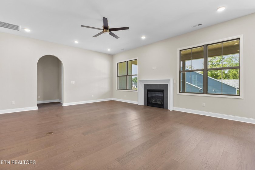 MOVE IN READY! Located in Farmstead -just minutes from the lake - photo 25