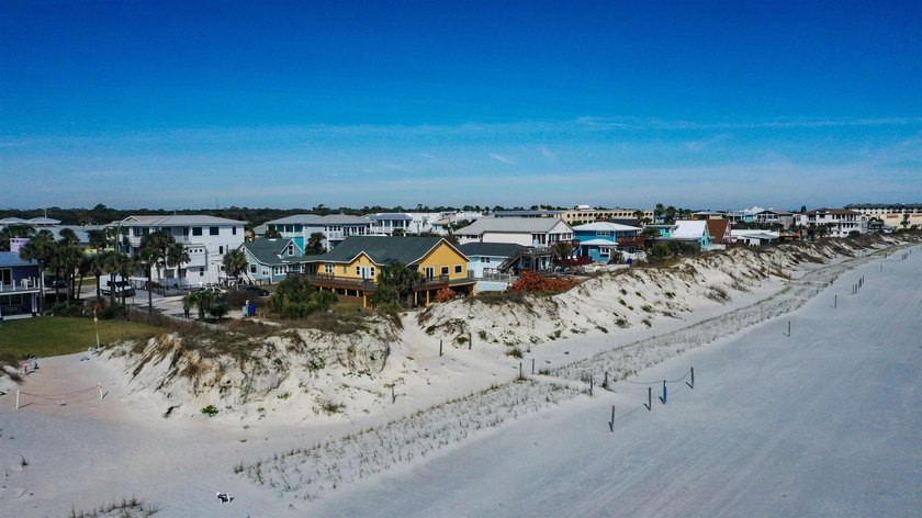 Rare Oceanfront duplex on a double lot in the Golden Triangle of - photo 29