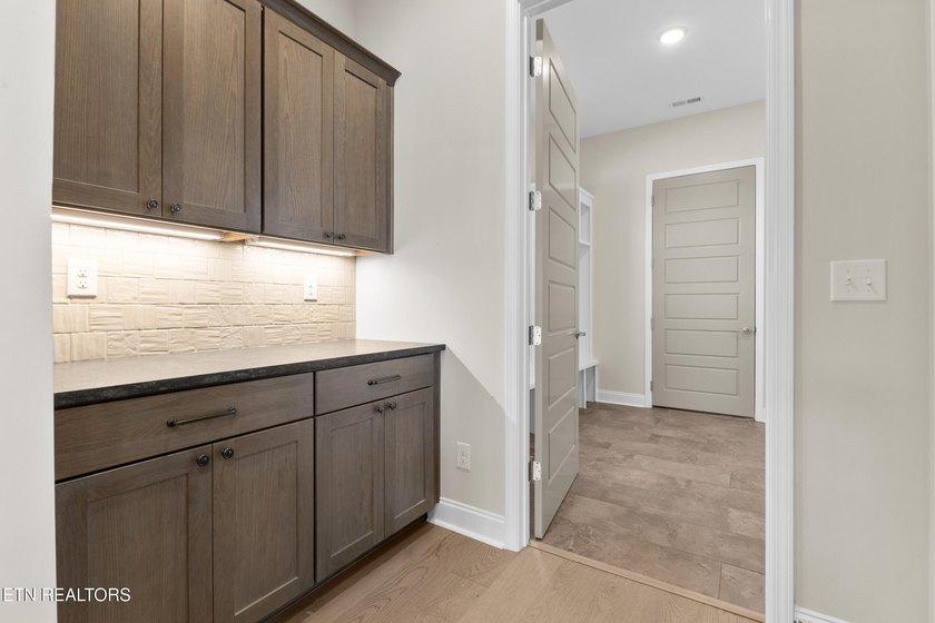 MOVE IN READY! Located in Farmstead -just minutes from the lake - photo 34