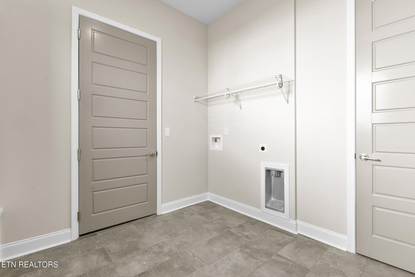 MOVE IN READY! Located in Farmstead -just minutes from the lake - photo 36