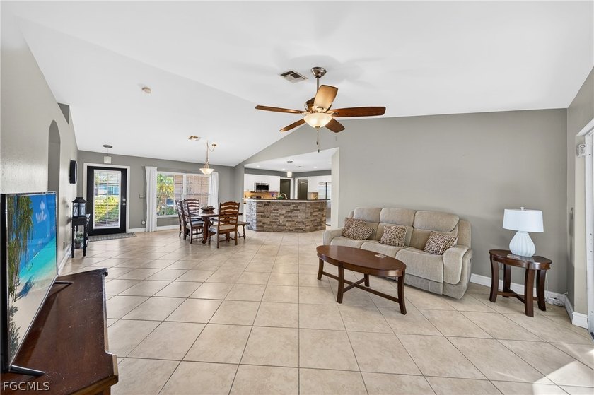 No flood insurance required - This private Florida retreat is - photo 6